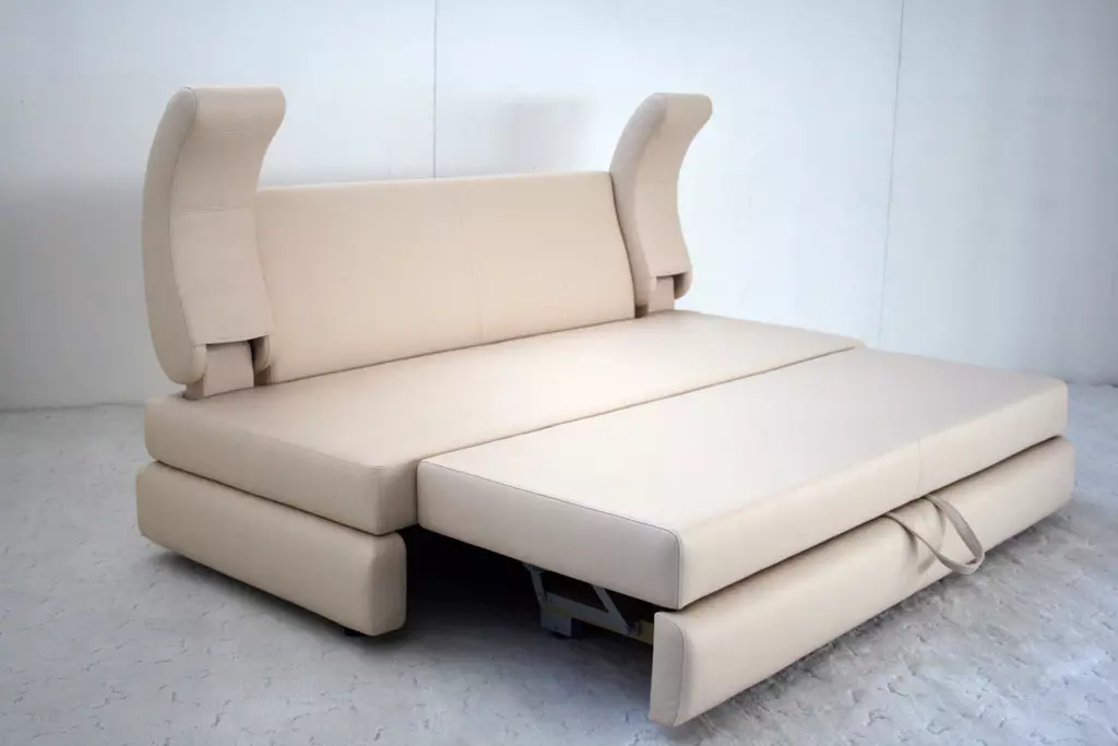 Sofás camas (91 fotos): Como elixir un plegado de cama recta ou modular, con brazos e sen eles? Modelos de 120 cm de ancho e outros tamaños 8979_46