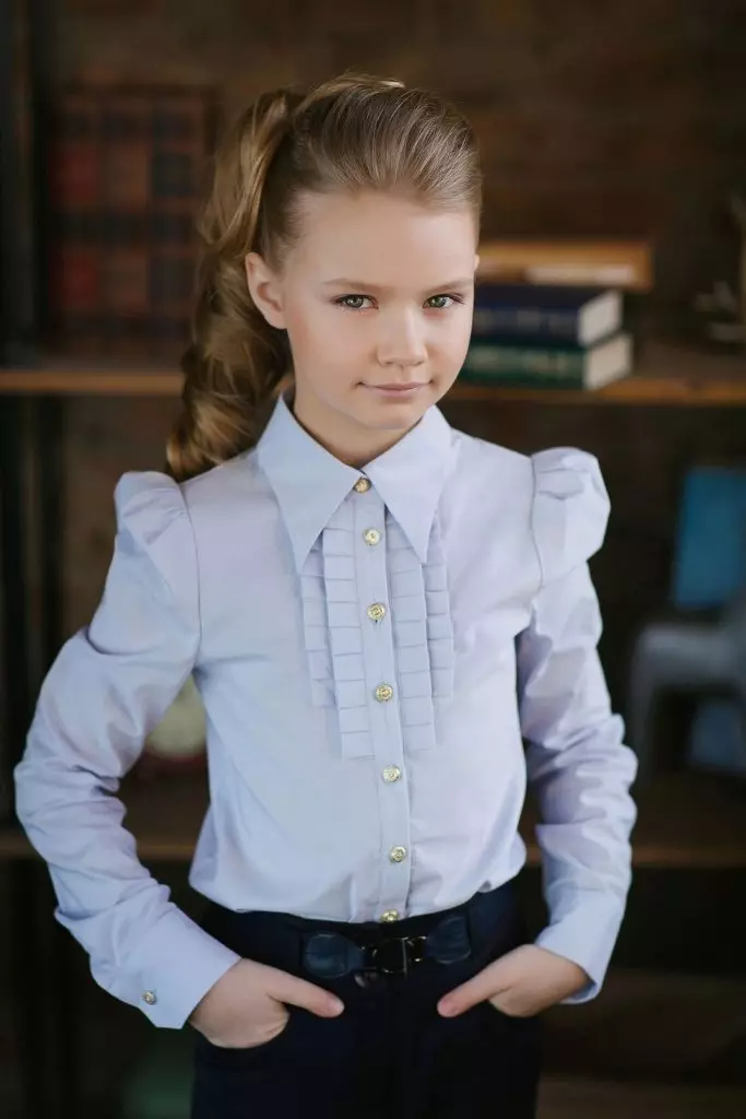 Форма блузка. Школьная блузка. Школьные блузки для девочек мода. Блузка Школьная для девочек. Красивые школьные блузки для девочек 1 класс.