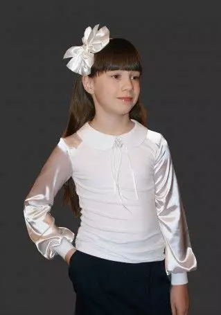 Блузи за момичета за училище (58 снимки): Училищните блузи, елегантни модели, плетени 897_21