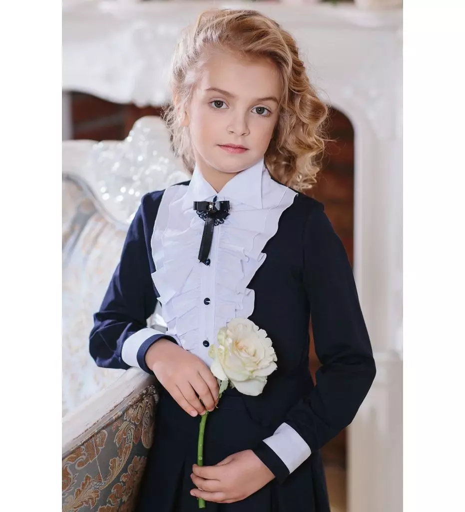 Блузи за момичета за училище (58 снимки): Училищните блузи, елегантни модели, плетени 897_46