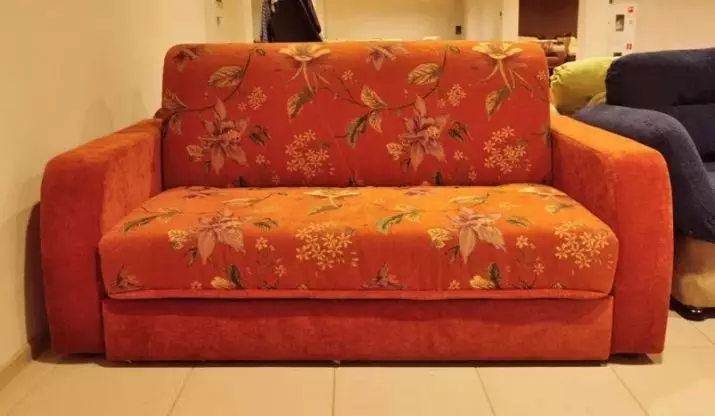 Tilepan Double Sofas: ukuran, milih hiji sofa tilepan 2-seater 9015_41