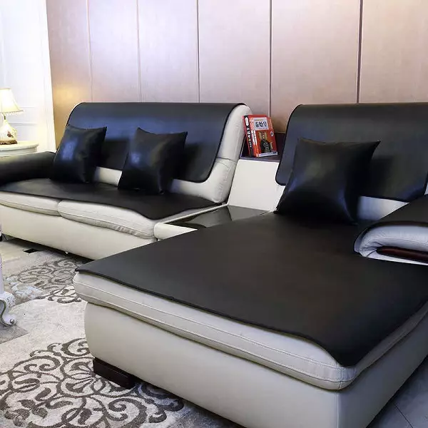 Pagalvės sofa (56 nuotraukos): dekoratyvinės didelės ir mažos minkštos pagalvės ant gilios sofos, standartinių dydžių, stačiakampio ir apvalios 9016_43