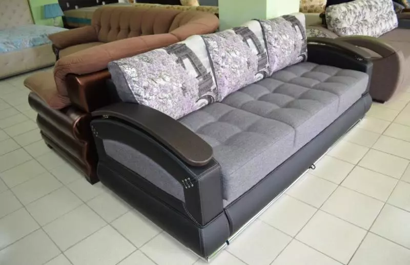 I-Direct Sofas nge-Dolphin Mechanism (izithombe ezingama-58): Ukubuka konke kwamamodeli okukhishwa ngamabhokisi elineni nemibhede, izinzuzo kanye nokubi kwefenisha, imibala ye-topical nendawo yokuhlala ngaphakathi 9018_22