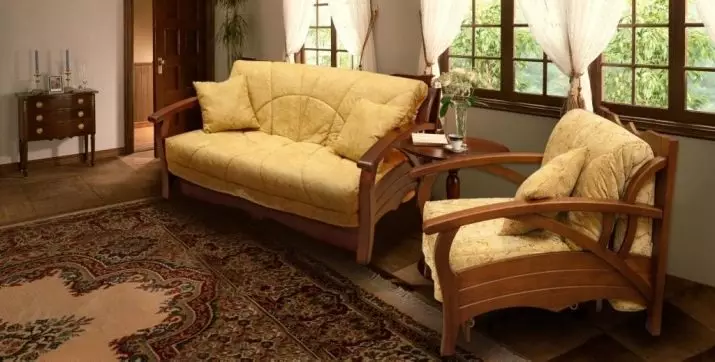 Ξύλινο καναπέδες: από μια σειρά από πεύκα και οξιάς, τα μοντέλα σε σκελετό και ξύλινα με την πλάτη, πτυσσόμενα γωνιακή και ευθεία unprofinal καναπέδες 9023_6