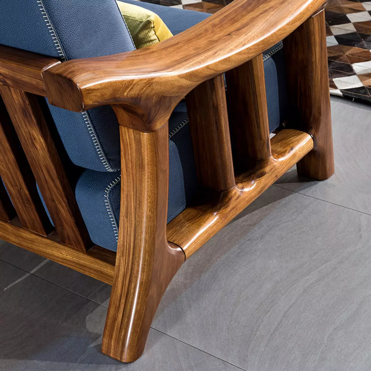 sofás de madera: a partir de una matriz de pino y haya, los modelos en el marco y de madera con espalda, plegable sofás angulares y rectos unprofinal 9023_9