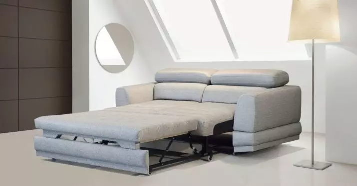 Canapele pentru somn (88 fotografii): Cum să alegeți o canapea pentru a dormi pentru fiecare zi? Sovietici de specialiști. Canapele de calitate superioară pentru somnul zilnic 9032_76
