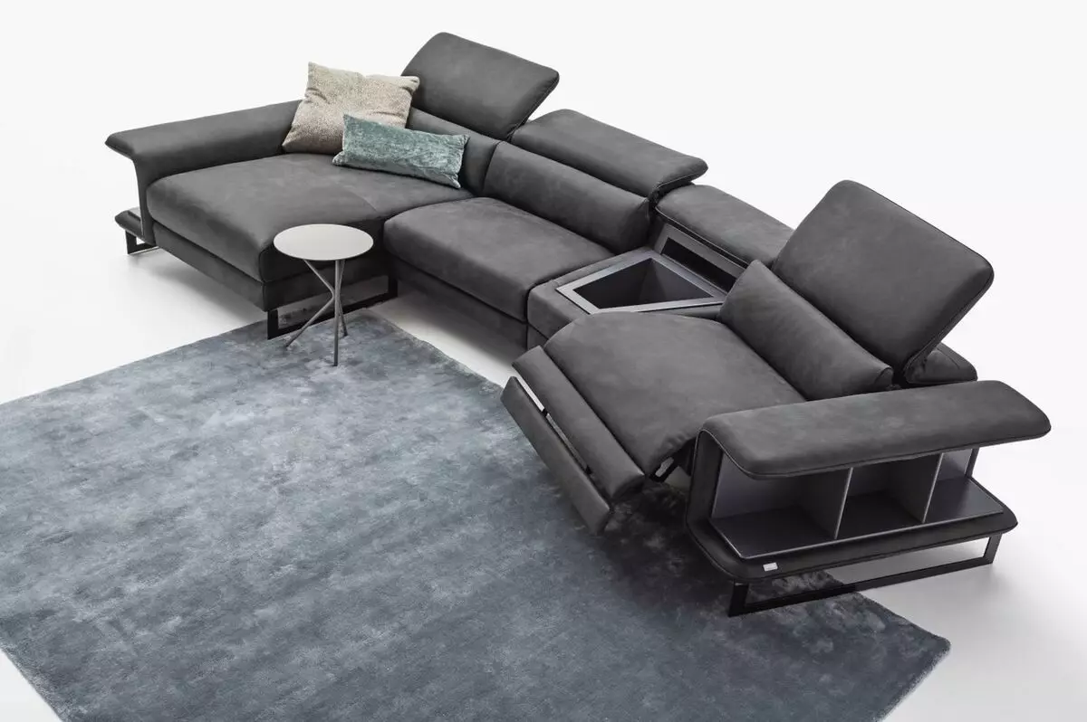 Sofa goi-teknologiako estiloan (39 argazki): aukeratu sofa sofa diseinu modernoarekin, eredu barietateak, egungo koloreak 9044_29