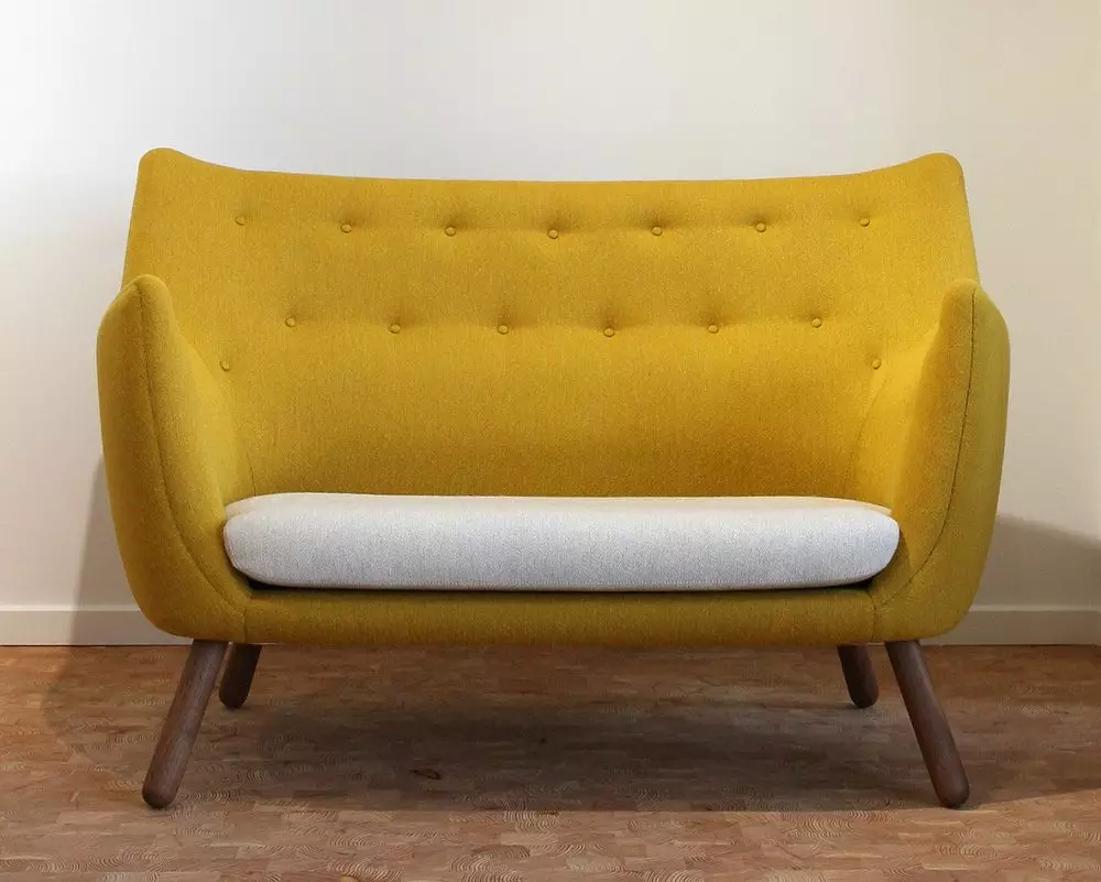 Žute sofe (73 fotografije): Primjeri u unutrašnjosti. Kutak i kauč na rasklapanje, mali i sklopivi, modeli sive, plave i crno-žute boje 9077_29