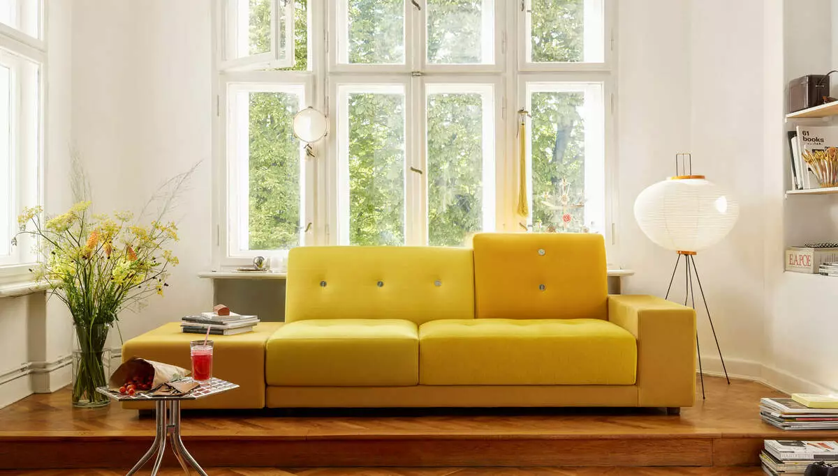 Žute sofe (73 fotografije): Primjeri u unutrašnjosti. Kutak i kauč na rasklapanje, mali i sklopivi, modeli sive, plave i crno-žute boje 9077_57
