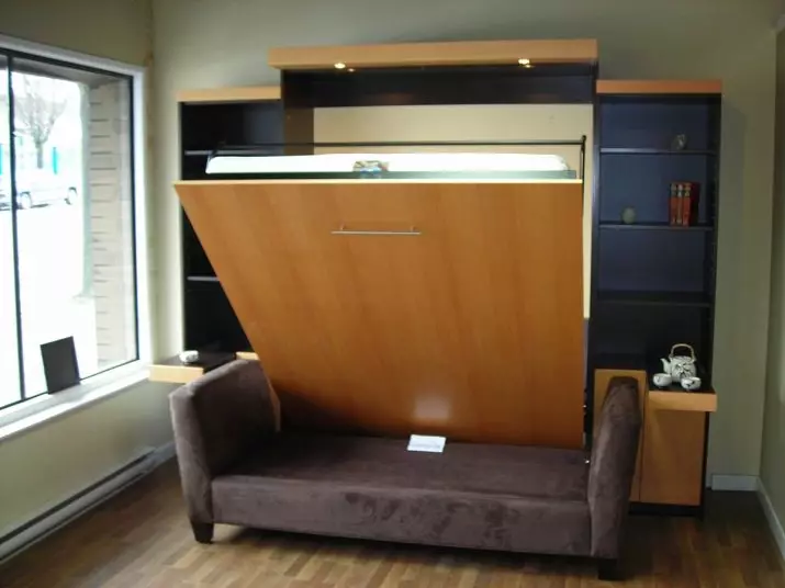 Трансформаторни дивани за маломерен апартамент (49 снимки): Най-добрите модели за една малка стая, преглед на ъглови, преки и модулни дивани, техните механизми и размери на трансформация 9079_25
