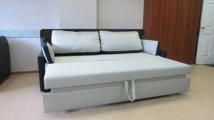 Transformator Sofe za malim apartmanom (49 fotografija): Najbolji modeli za malu sobu, pregled kutnih, izravnih i modularnih sofa, njihovih transformacijskih mehanizama i veličina 9079_33