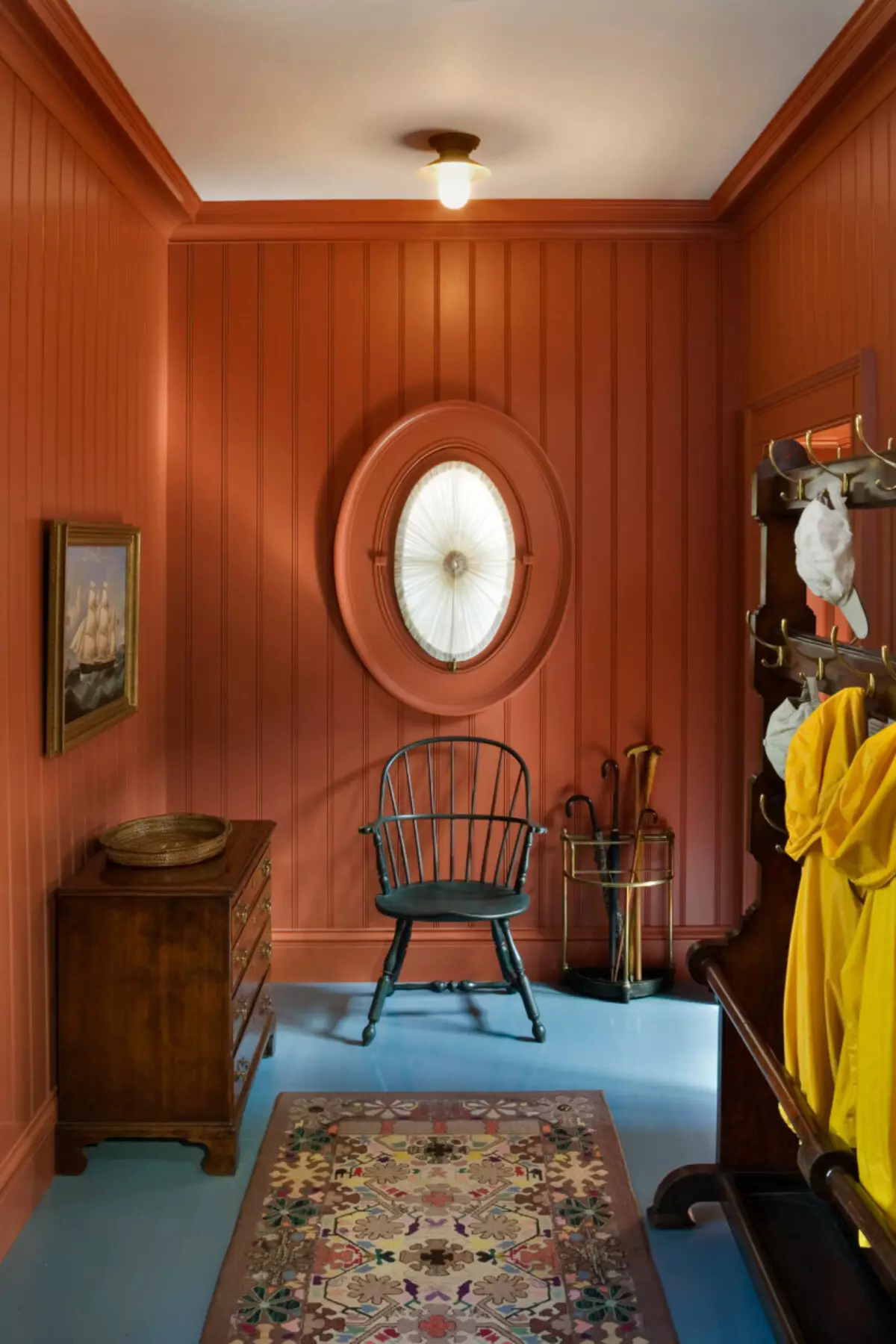 Sissepääs Hall pööningu stiilis (76 fotot): Hanger ja mööbel väikese koridori sisemuses, koridoris disain koos telliskiviseinaga, valige pink ja riidekapid 9088_11