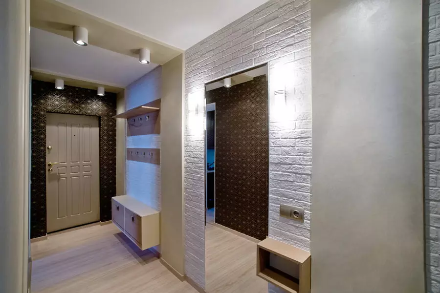 狹窄的走廊大廳（74張照片）：公寓設計中的鏡子走廊，內置角度家具深度30厘米和走廊中的模塊化牆 9116_11