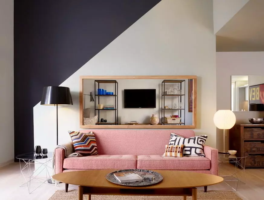 Ružičaste sofe: Primjeri u unutrašnjosti, prljavoj i prašini-ružičastoj boji, mekoj i sivoj ružičastoj, blijedi ružičastim i drugim nijansama 9119_5