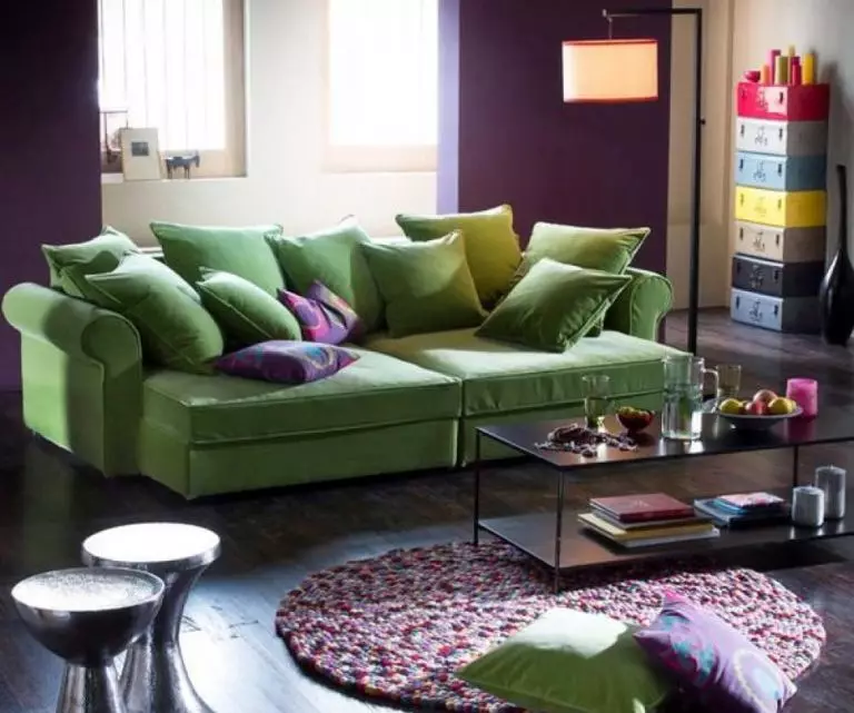 绿松石颜色（72张照片）：在内部角度和折叠。什么窗帘将适合？客房设计与绿松石沙发床 9133_16