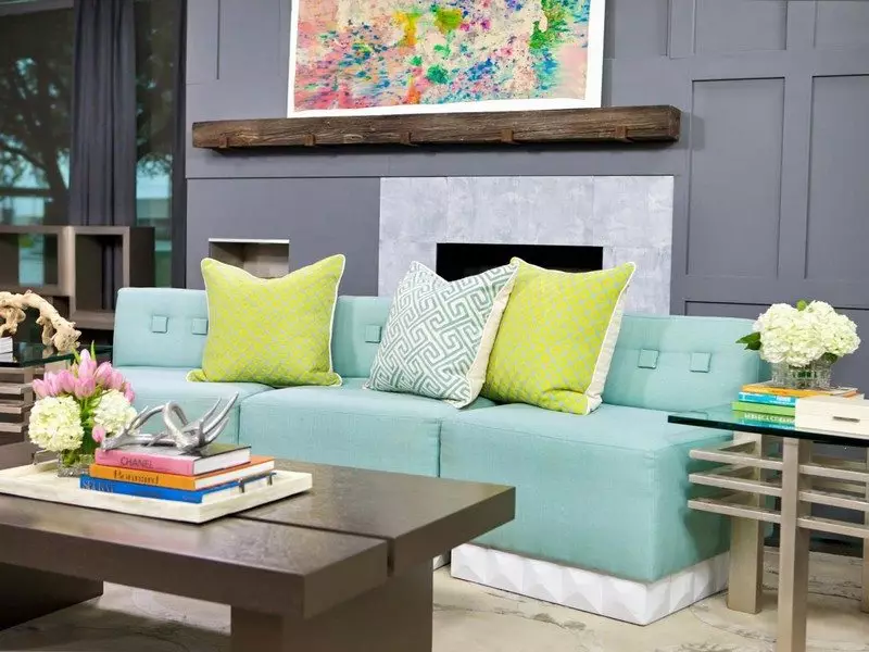 綠松石顏色（72張照片）：在內部角度和折疊。什麼窗簾將適合？客房設計與綠松石沙發床 9133_2