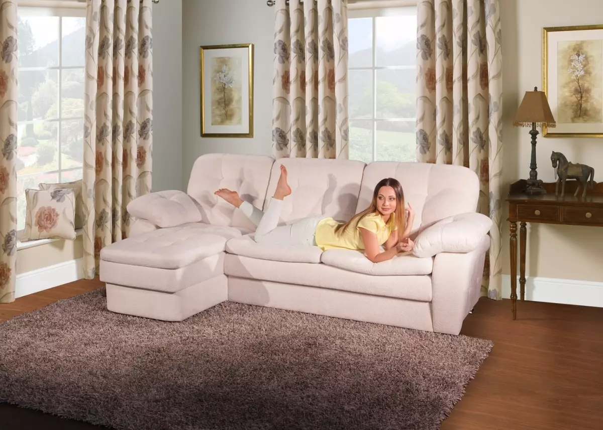 Ghế sofa với Ottoman (53 ảnh): Nó là gì? Ghế sofa accordion có thể thu vào với hai Fatomanks và mô-đun trong nội thất. Kích thước. 9148_4