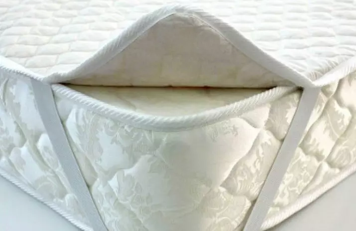 Cuberta de colchón sobre o sofá: como elixir en tamaño? Que é mellor? Descrición xeral da angular, impermeable, ortopédica e para aumentar a suavidade das tapas do colchón 9151_28