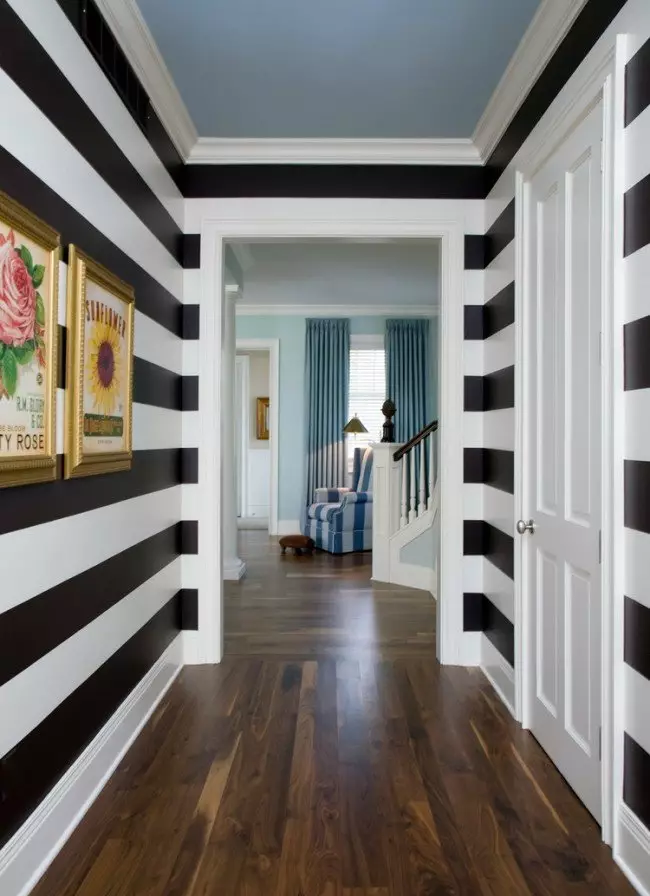 Malereiwände im Korridor (51 Fotos): Wie malen Sie die Wände auf dem Flur? Interior Design-Optionen in der Wohnung und im Haus 9152_16