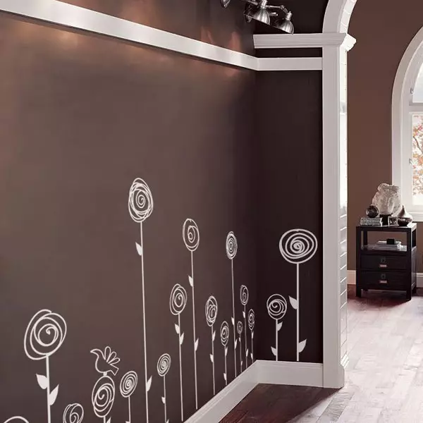 Malereiwände im Korridor (51 Fotos): Wie malen Sie die Wände auf dem Flur? Interior Design-Optionen in der Wohnung und im Haus 9152_30