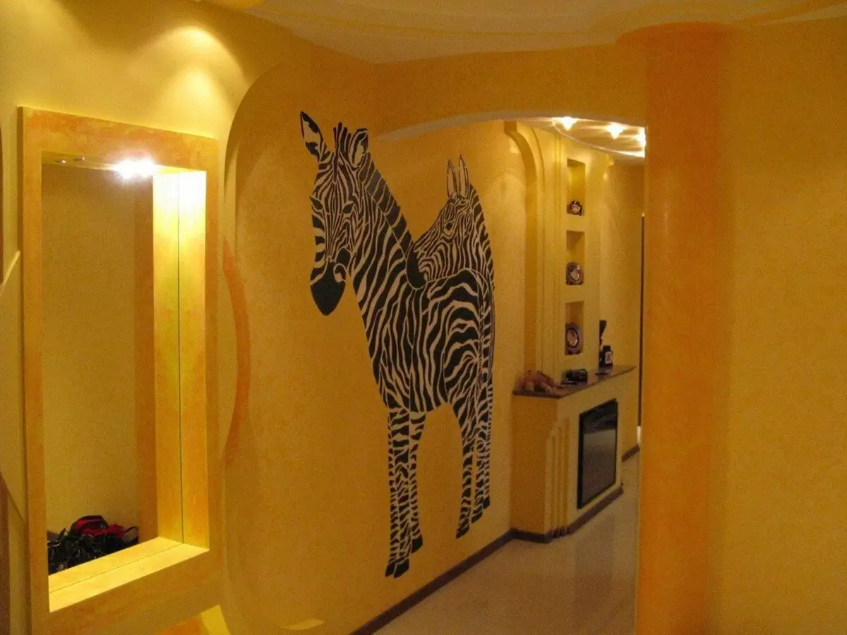 Malereiwände im Korridor (51 Fotos): Wie malen Sie die Wände auf dem Flur? Interior Design-Optionen in der Wohnung und im Haus 9152_32