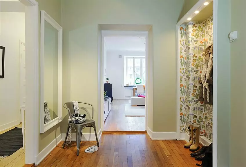 Malereiwände im Korridor (51 Fotos): Wie malen Sie die Wände auf dem Flur? Interior Design-Optionen in der Wohnung und im Haus 9152_35