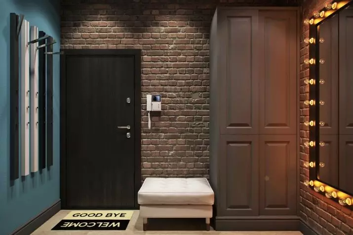Swing omare na hodniku (57 fotografij): Pregled omare z nihajnimi vrati in z mezzaninom na hodniku, fasade oblikovanje 9161_54