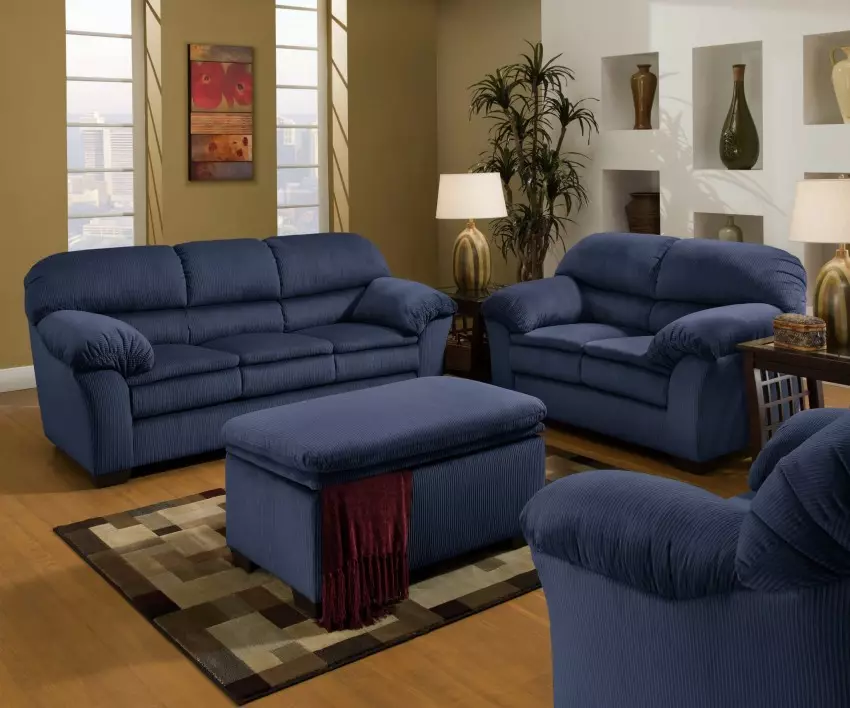 Plava sofe (73 fotografije): ugaone i ravno. Tamno plave sofe u sivom unutrašnjosti i druge opcije dizajna sobu. Izbor jastuka, zavjesa i pozadine 9172_12