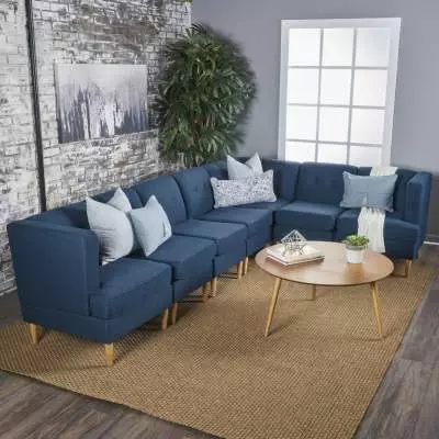 Sofa biru (73 foto): Angular dan Straight. Sofa biru tua di interior abu-abu dan pilihan desain ruangan lainnya. Pilihan bantal, gorden, dan wallpaper 9172_2