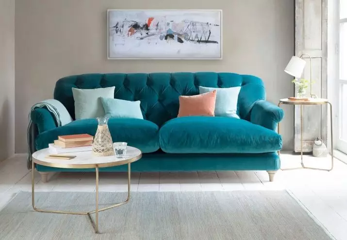 Zilie dīvāni (73 fotogrāfijas): leņķa un taisni. Tumši zilas dīvāni pelēkā interjerā un citās istabas dizaina opcijās. Spilvenu, aizkaru un tapešu izvēle 9172_49