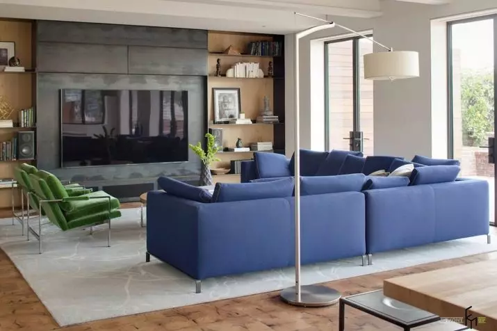 Сини мека мебел (73 снимки): ъглови и права. Тъмно сини дивани в сив интериор и други опции за дизайн на помещенията. Избор на възглавници, завеси и тапети 9172_5