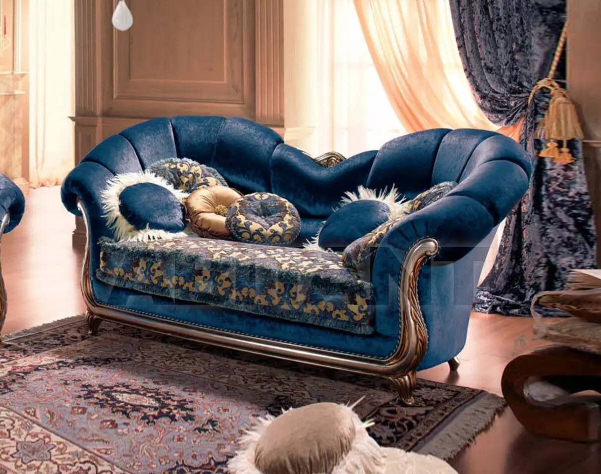 Sofa biru (73 foto): Angular dan Straight. Sofa biru tua di interior abu-abu dan pilihan desain ruangan lainnya. Pilihan bantal, gorden, dan wallpaper 9172_52