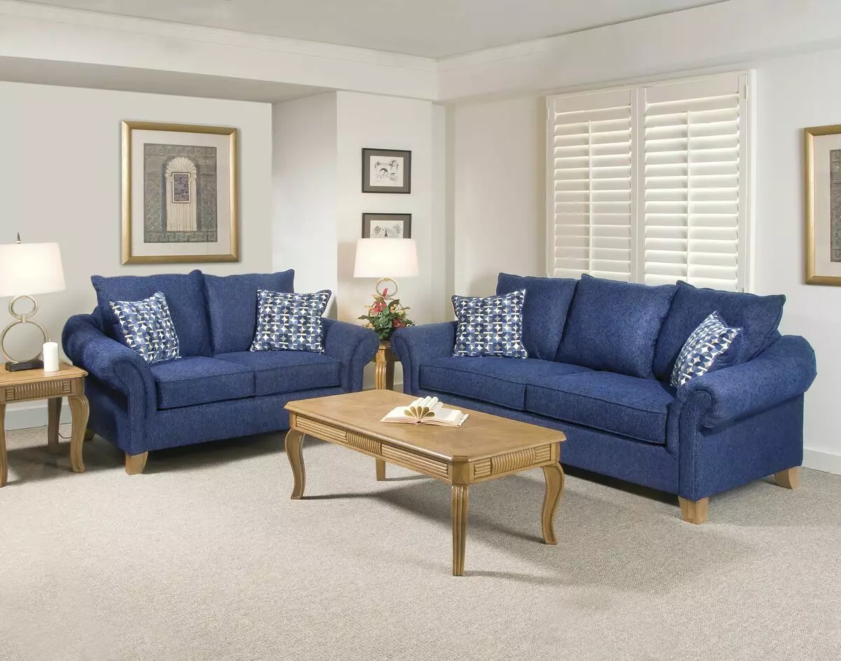 Sofa biru (73 foto): Angular dan Straight. Sofa biru tua di interior abu-abu dan pilihan desain ruangan lainnya. Pilihan bantal, gorden, dan wallpaper 9172_6
