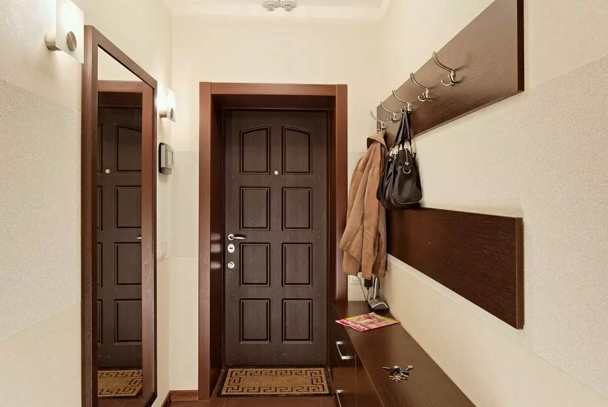 Design di un piccolo corridoio (74 foto): le idee dell'interno di piccoli corridoi in appartamenti. Come equipaggiare un corridoio stretto? 9179_74