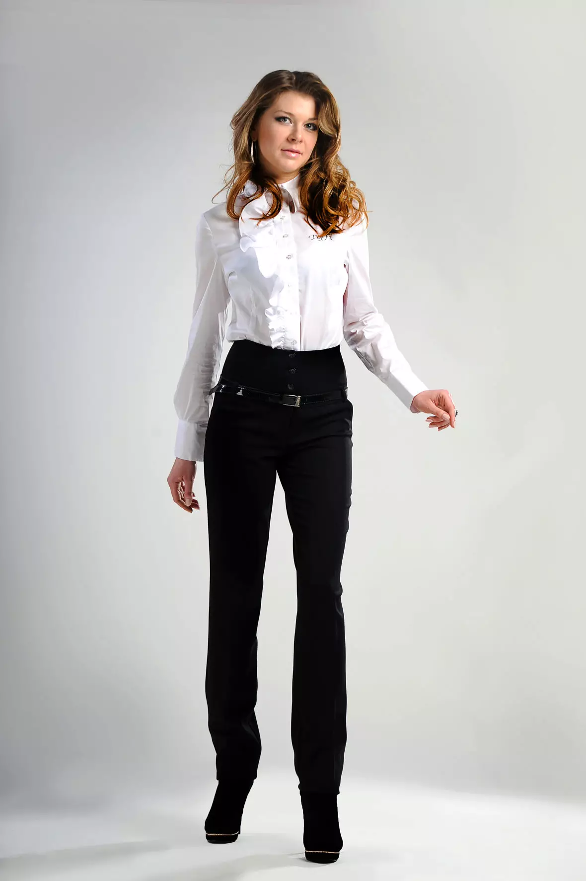 Pantaloni di moda 2021: modelli eleganti da donna, tendenze della moda 917_211