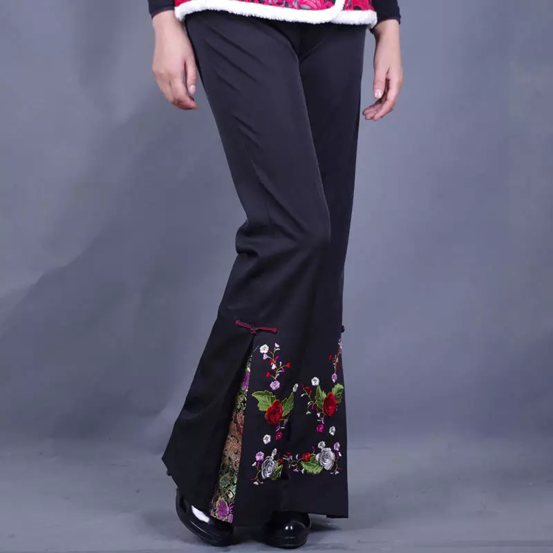 Pantaloni di moda 2021: modelli eleganti da donna, tendenze della moda 917_32