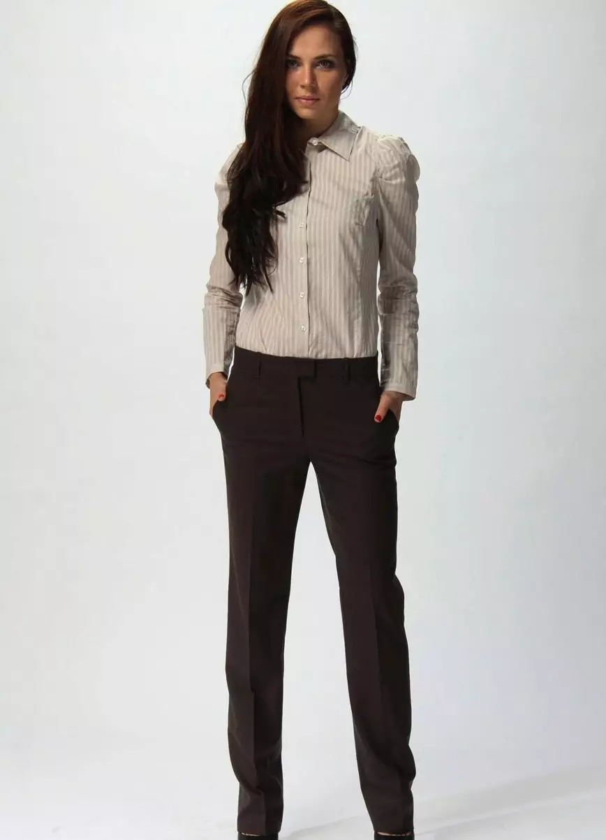 Модни панталони 2021: Стилни модели на жените, модни тенденции 917_331