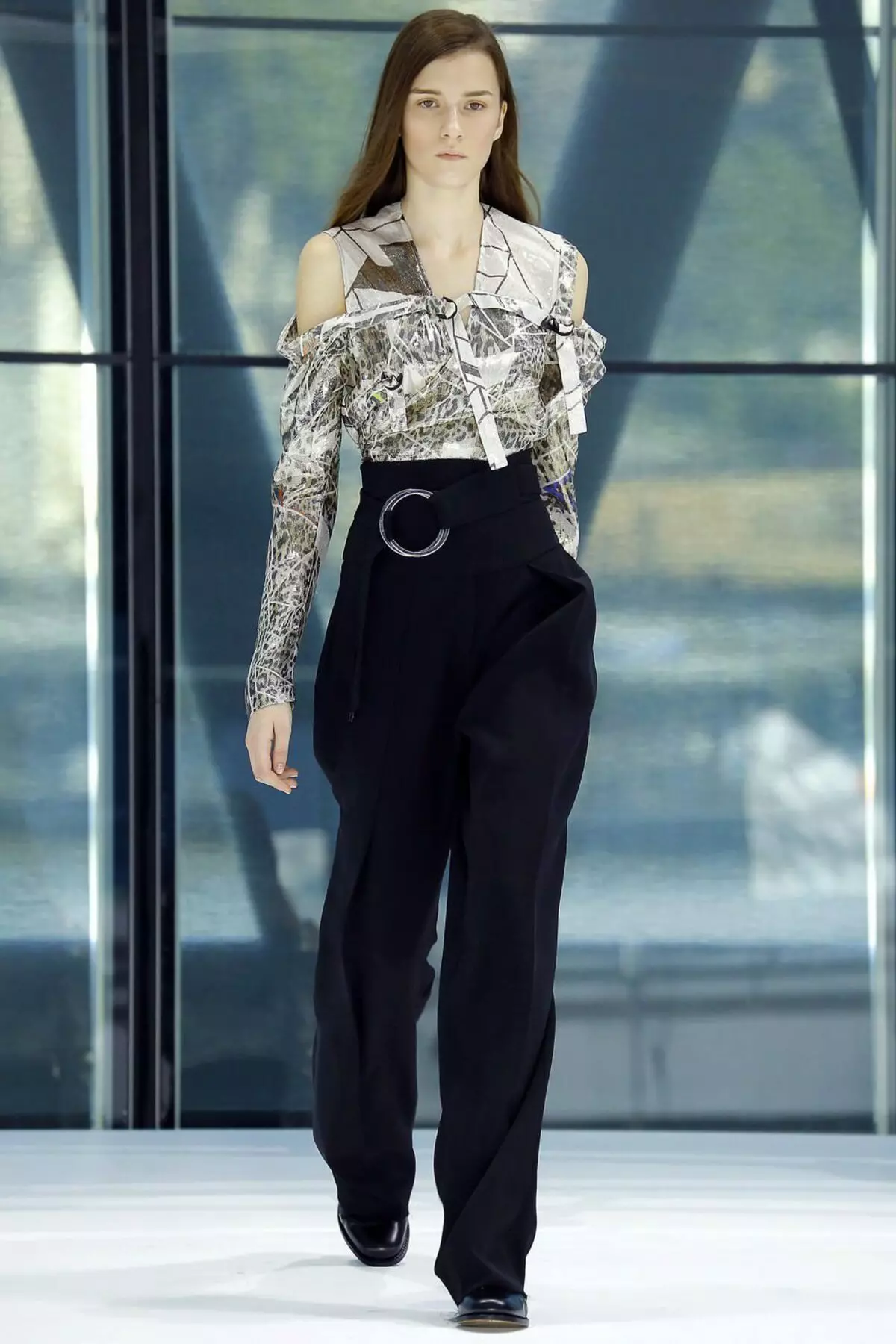 Pantallona të modës 2021: Modelet elegant të grave, tendencat e modës 917_407