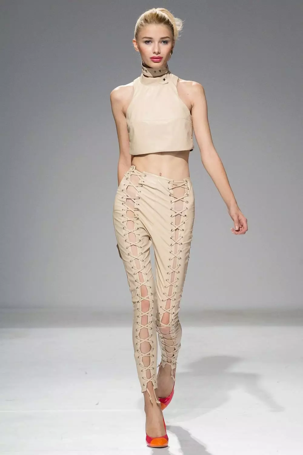 Calças de moda 2021: modelos elegantes das mulheres, tendências de moda 917_411