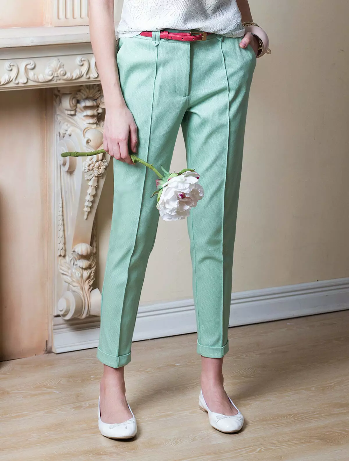 Spodnie mody 2021: Stylowe modele damskie, trendy mody 917_8