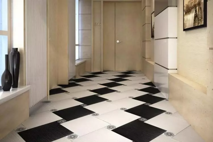 Плочка на подот во коридорот (99 фотографии): Опции за дизајн на подни плочки во ходникот. Шаблони направени од порцелан камен, плочки клетки и други убави опции 9181_70