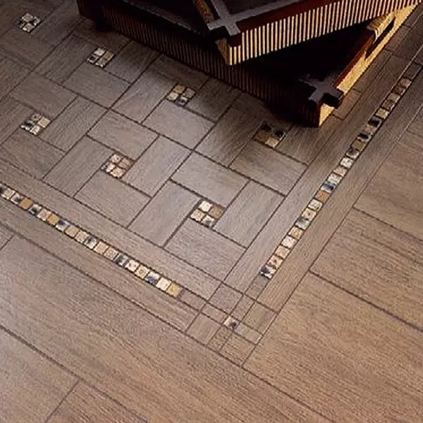 Placi pe podea în coridor (99 fotografii): Opțiuni pentru designul plăcilor de podea în hol. Modele din gresie de porțelan, celule de țiglă și alte opțiuni frumoase 9181_71