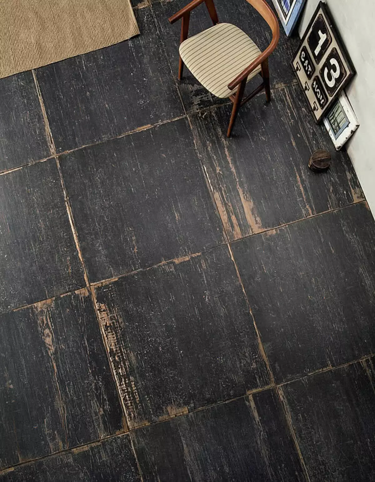 Ngói trên sàn trong hành lang (99 ảnh): Tùy chọn cho thiết kế gạch lát sàn ở hành lang. Các mẫu làm bằng đồ sứ bằng đá, tế bào ngói và các tùy chọn đẹp khác 9181_82