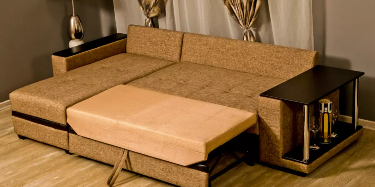 Obliczona sofa (87 zdjęć): Handelowe modele bezpośrednie 140 cm szerokości, 120 cm i 160 cm, książki i inne mechanizmy transformacji 9194_15