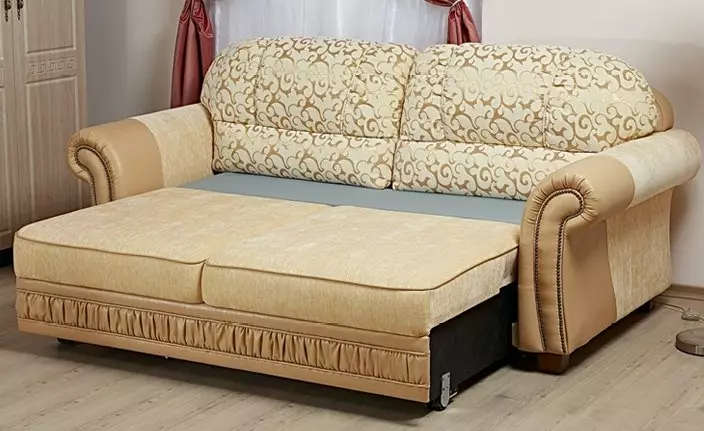 Apskaičiuota sofa (87 nuotraukos): aukšto lygio tiesioginiai modeliai 140 cm pločio, 120 cm ir 160 cm, knygos ir kiti transformacijos mechanizmai 9194_46