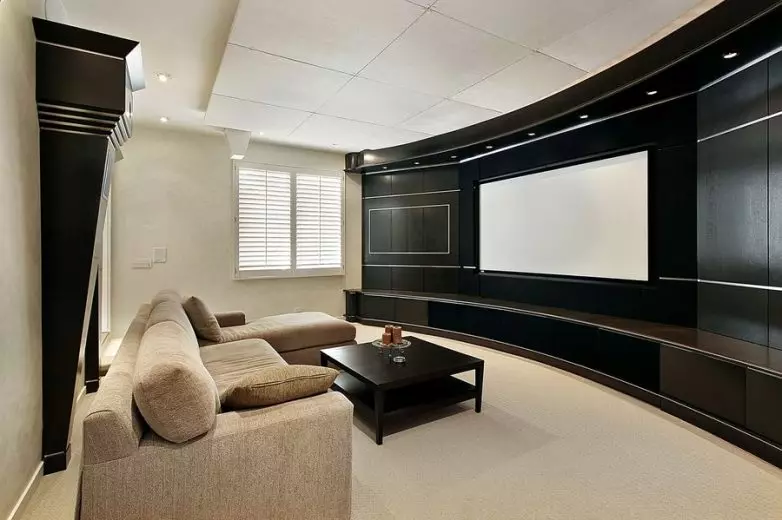 Pilih sofa untuk teater rumah: sofa sudut yang selesa untuk menonton TV. Reka bentuk bilik dengan sofa sofa 9208_12
