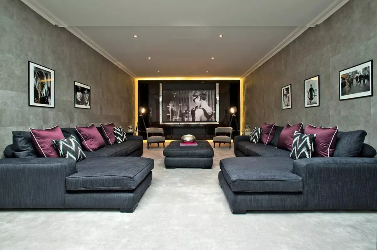 Pilih sofa untuk teater rumah: sofa sudut yang selesa untuk menonton TV. Reka bentuk bilik dengan sofa sofa 9208_19