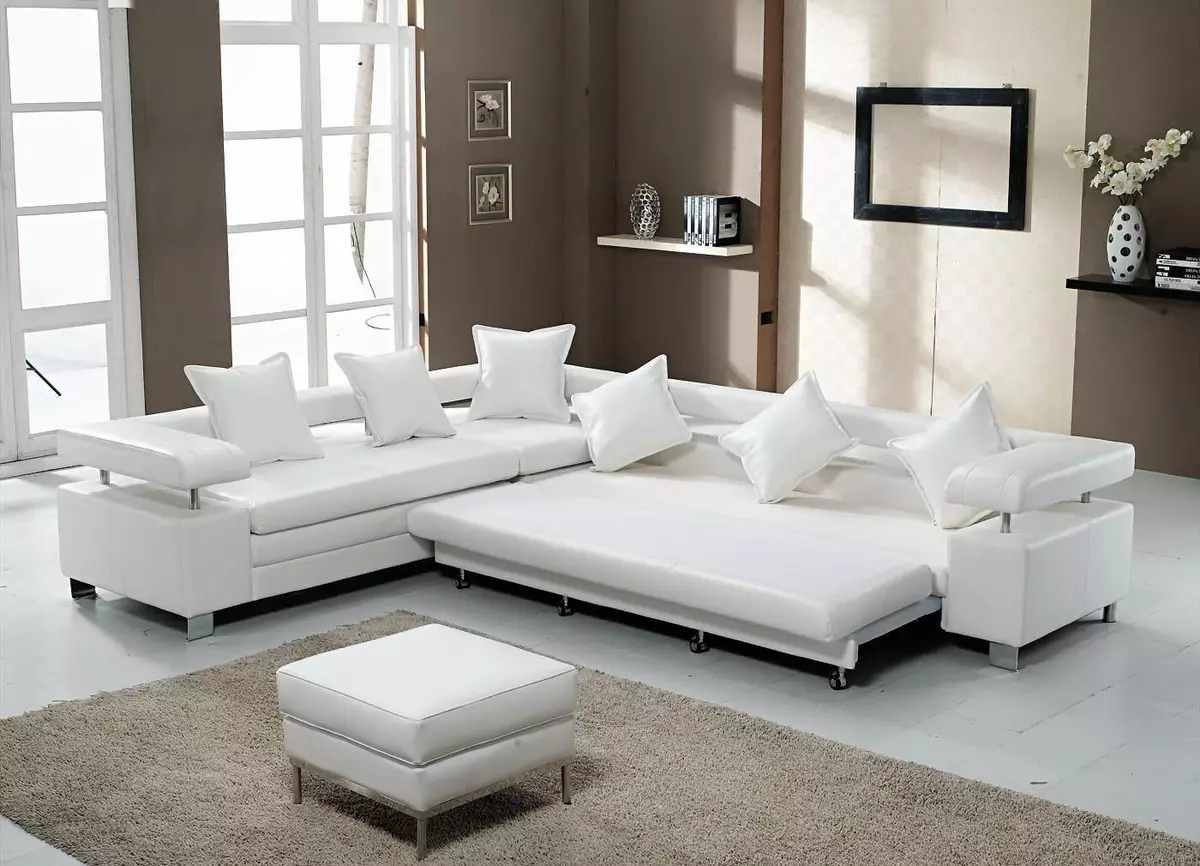 內飾的白色沙發（52張照片）：角度和直線，為客人提供大型，雙人，經典等型號 9214_18