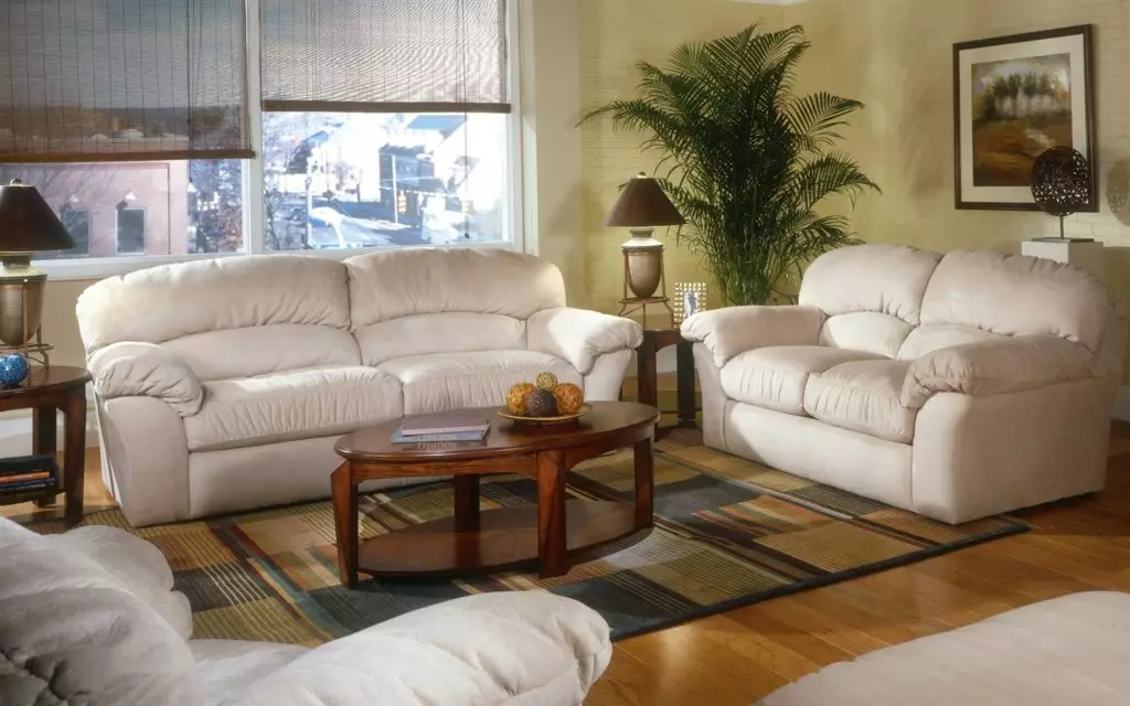 Бели дивани в интериора (52 снимки): ъглови и права, изберете голям за гости и двойни, класически и други модели 9214_33