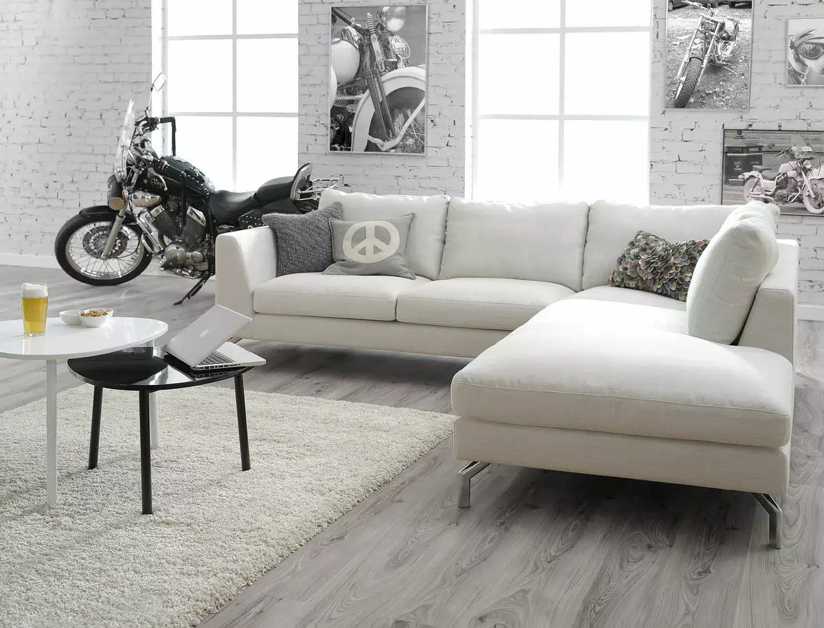 内饰的白色沙发（52张照片）：角度和直线，为客人提供大型，双人，经典等型号 9214_43